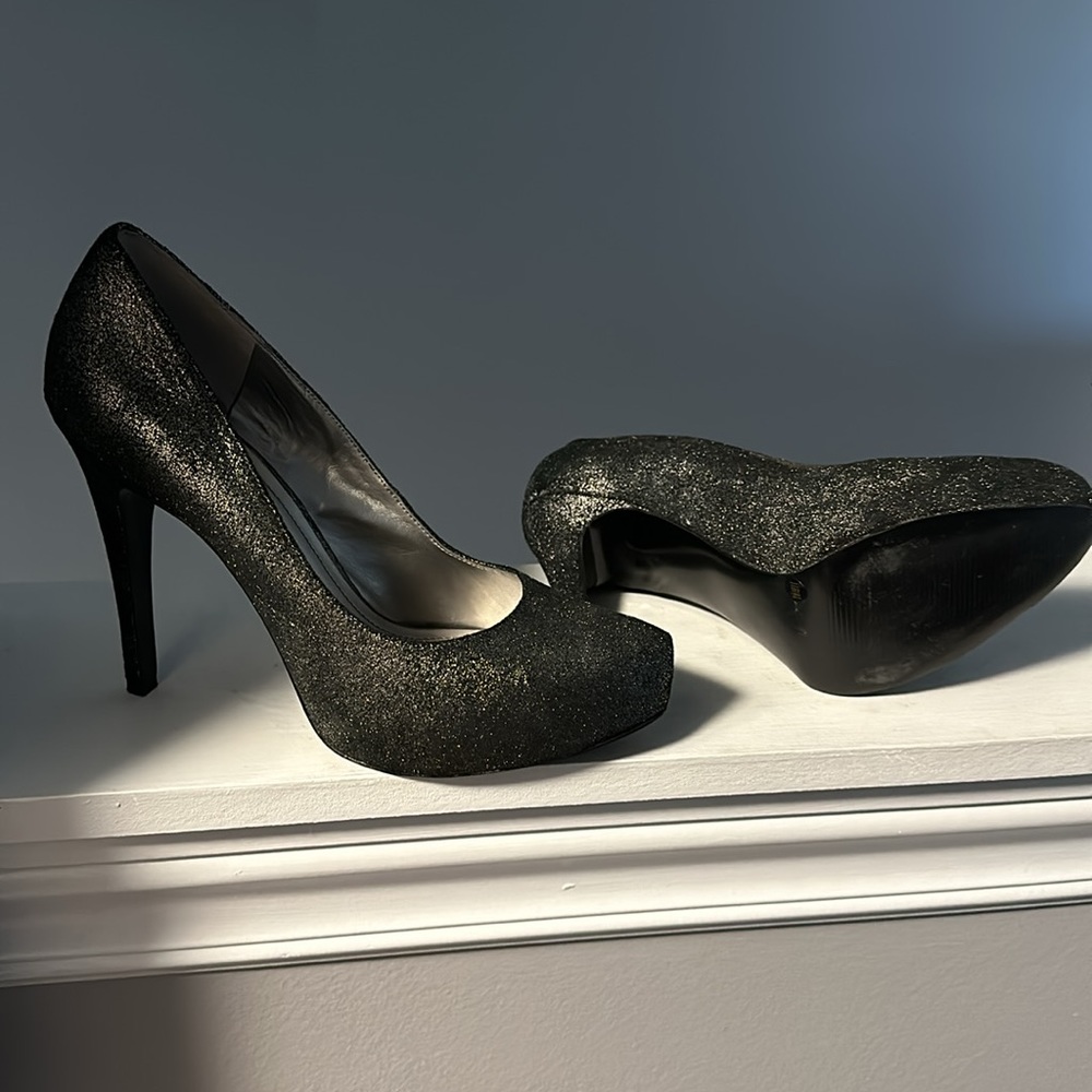 BCBG Pumps - Picture 2 of 7
